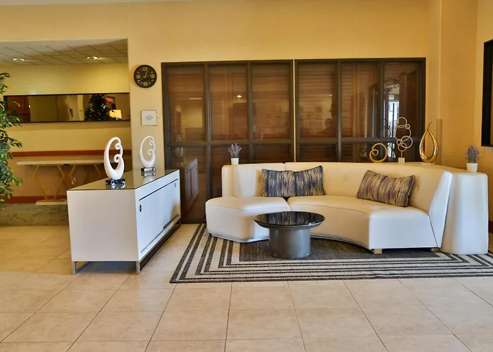 Hotel Sweetwater - - River Rock Springs